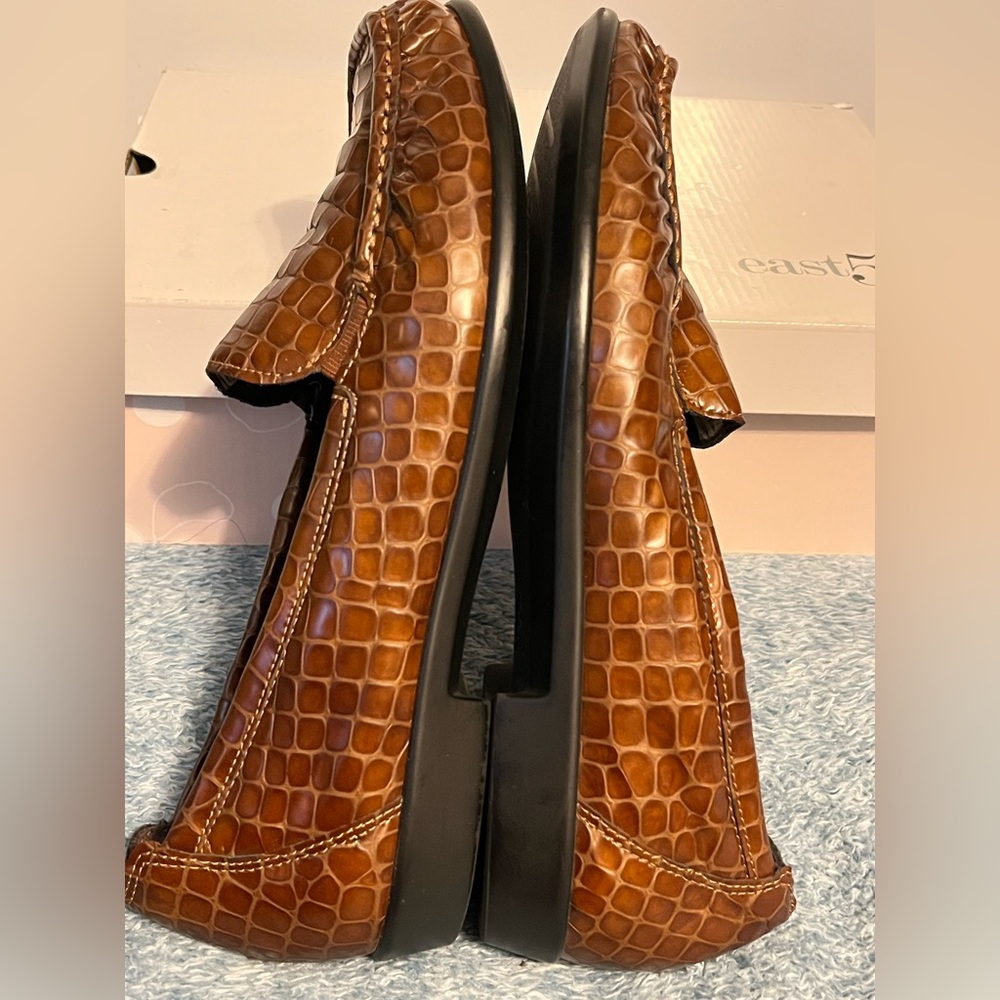 SAS Brown Crocodile Texture Loafers - Picture 9 of 12